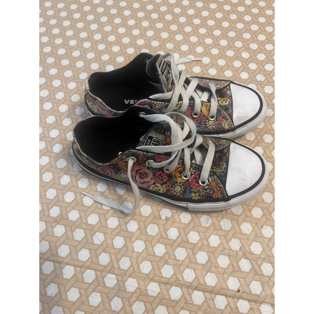 Converse Chuck Taylor‎ All Star Daisy Print Sneakers Multicolor Size 1